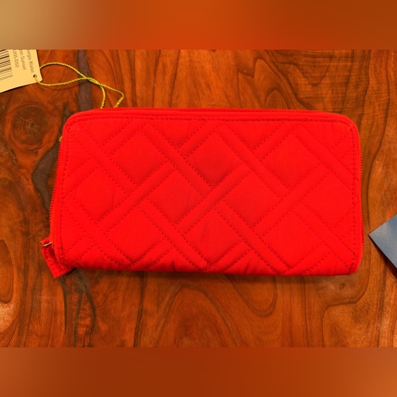 Vera Bradley Bright Red Quilted Wallet RFID small stain in the back of wallet - Picture 5 of 5